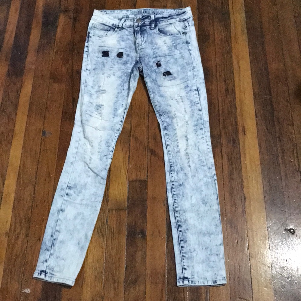 Light wash jeans